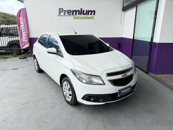 CHEVROLET ONIX 1.4 MPFI LT 8V FLEX 4P MANUAL CHEVROLET ONIX 1.4 MPFI LT 8V FLEX 4P MANUAL